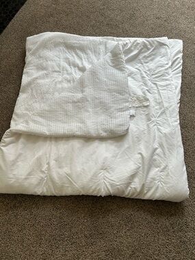 Room Essentials White Quilted Comforter